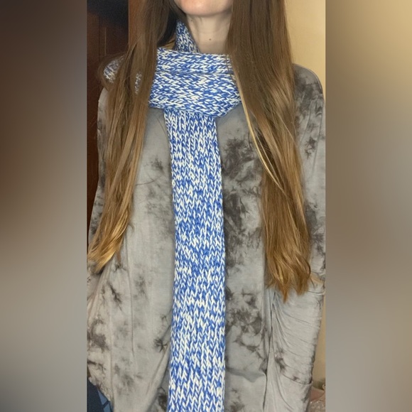 Aeropostale Knit Scarf - Picture 5 of 5